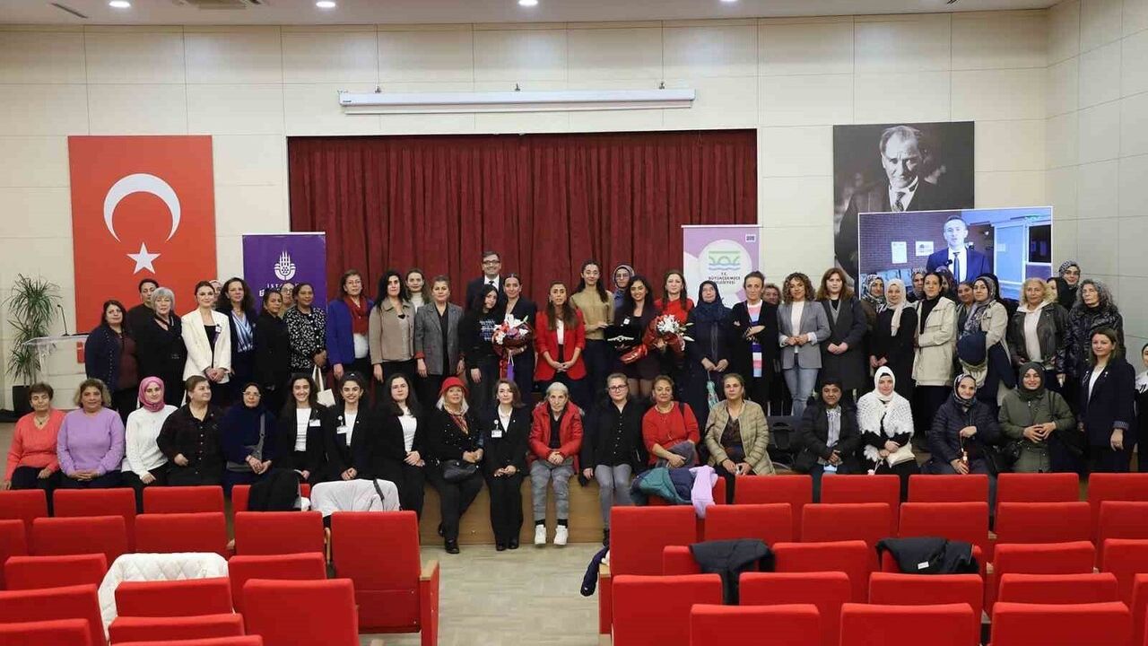 Büyükçekmece'de Kadınlar Şiddete Karşı El Ele