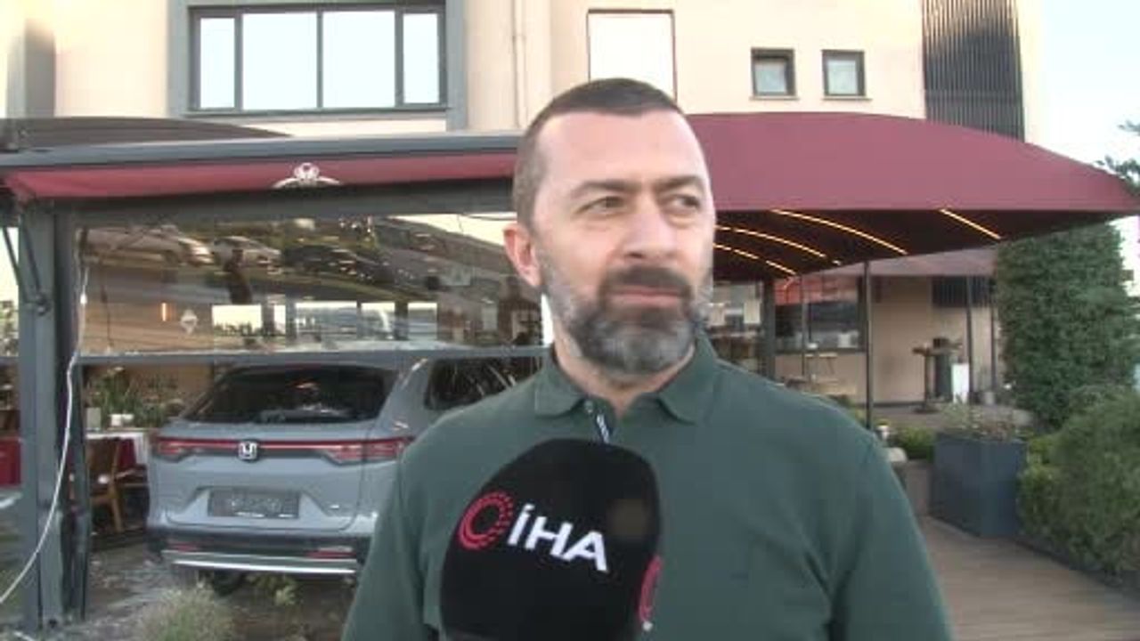 Cahit Berkay'ın Restorana Aracıyla Daldığı Kaza