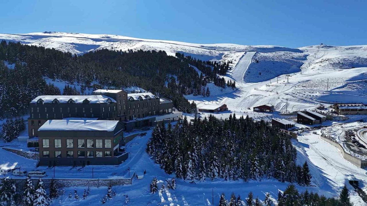 Çambaşı Kayak Merkezi'nde Kış Sezonu Uzatılıyor