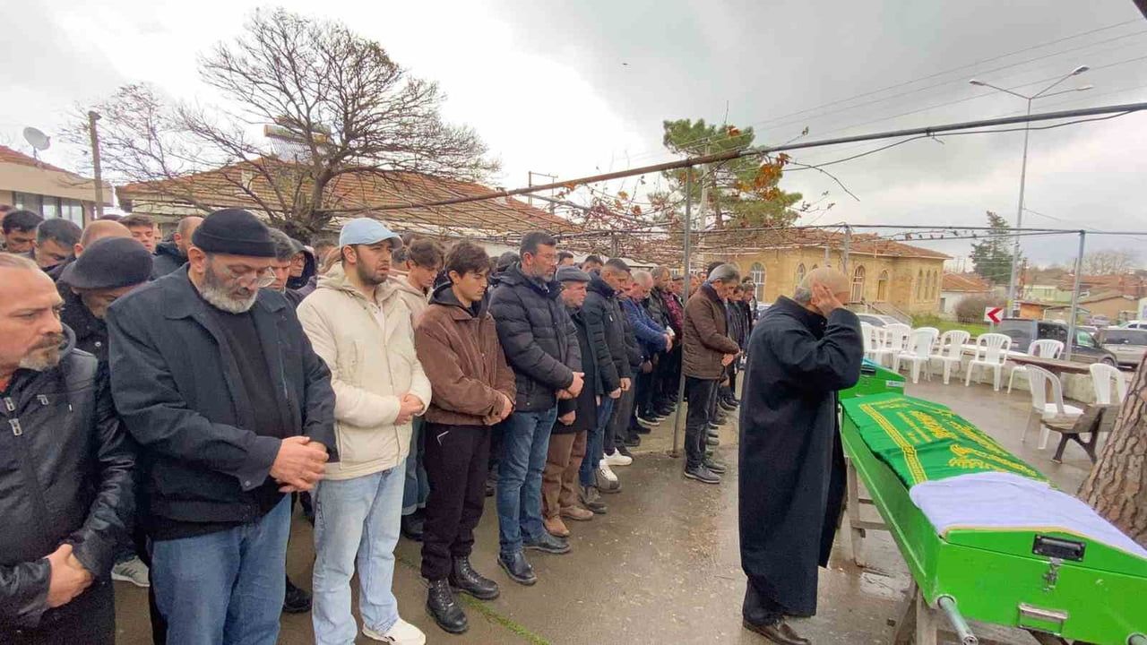 Çanakkale'de Trafik Kazası: İki Kişi Hayatını Kaybetti