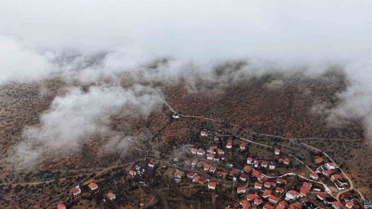 Çankırı'da Sonsuz Güzellik: Sis ve Sonbaharın Renkleri