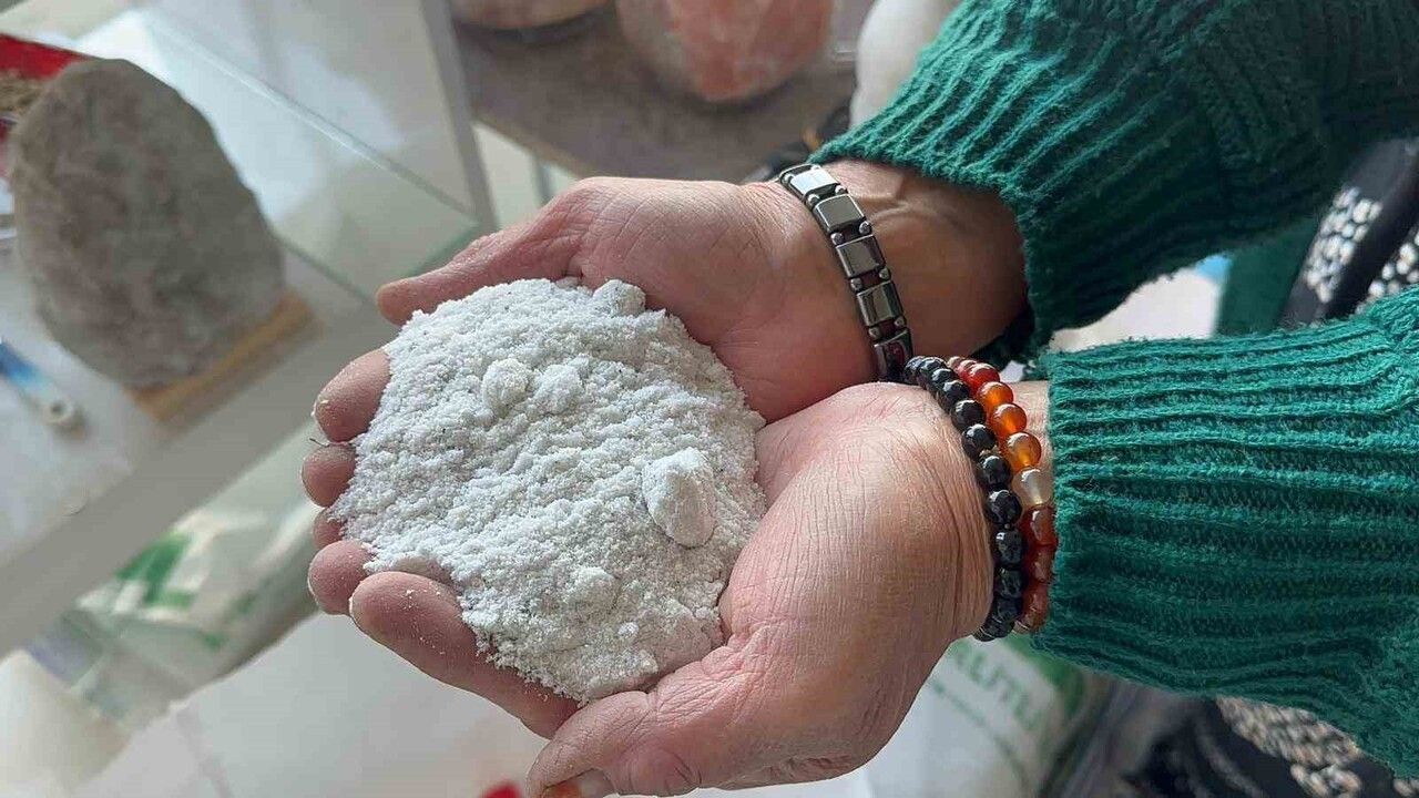 Çankırı'da Tuz Satışıyla Geçimini Sağlayan 56 Yaşındaki Anne