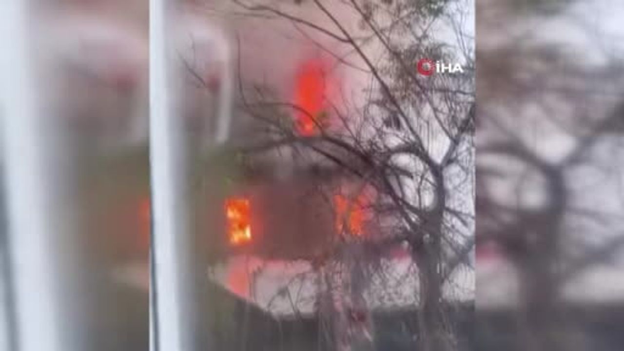 Çatalca'da Yangın Faciası: Evi Yanan Kadın Gözyaşlarına Boğuldu