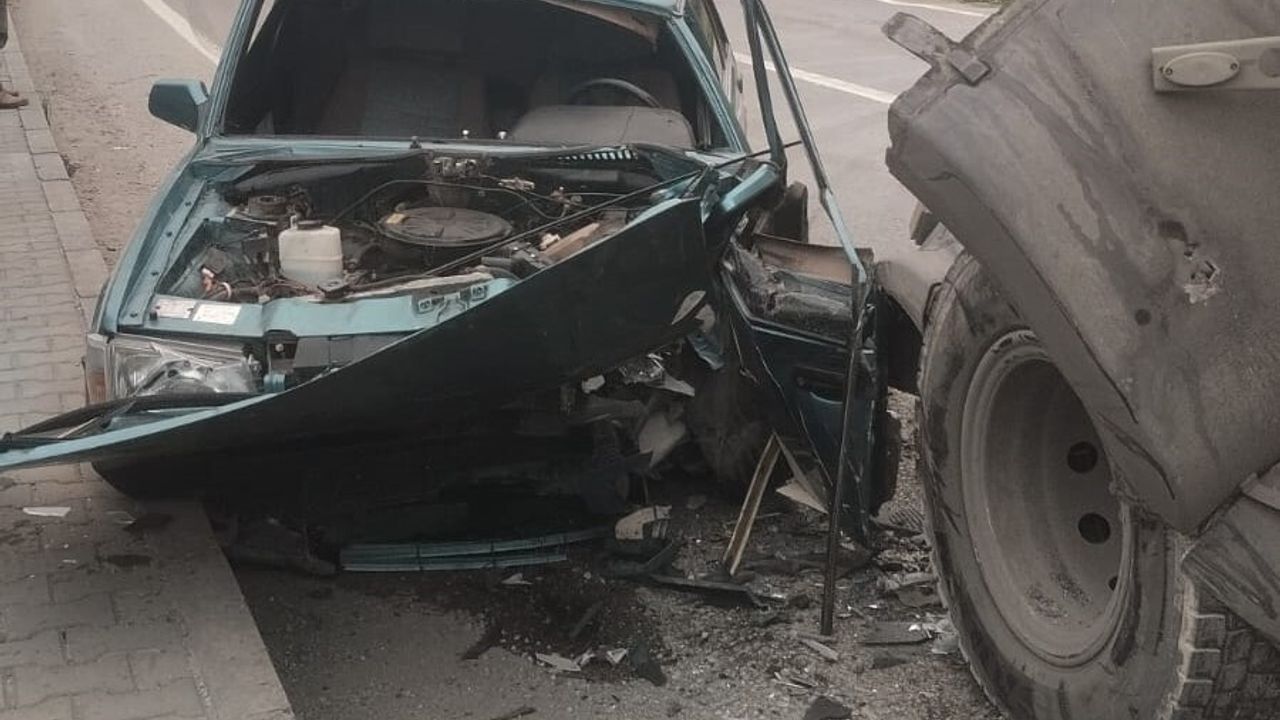 Çaycuma'da Trafik Kazası: Tır ile Otomobil Çarpıştı