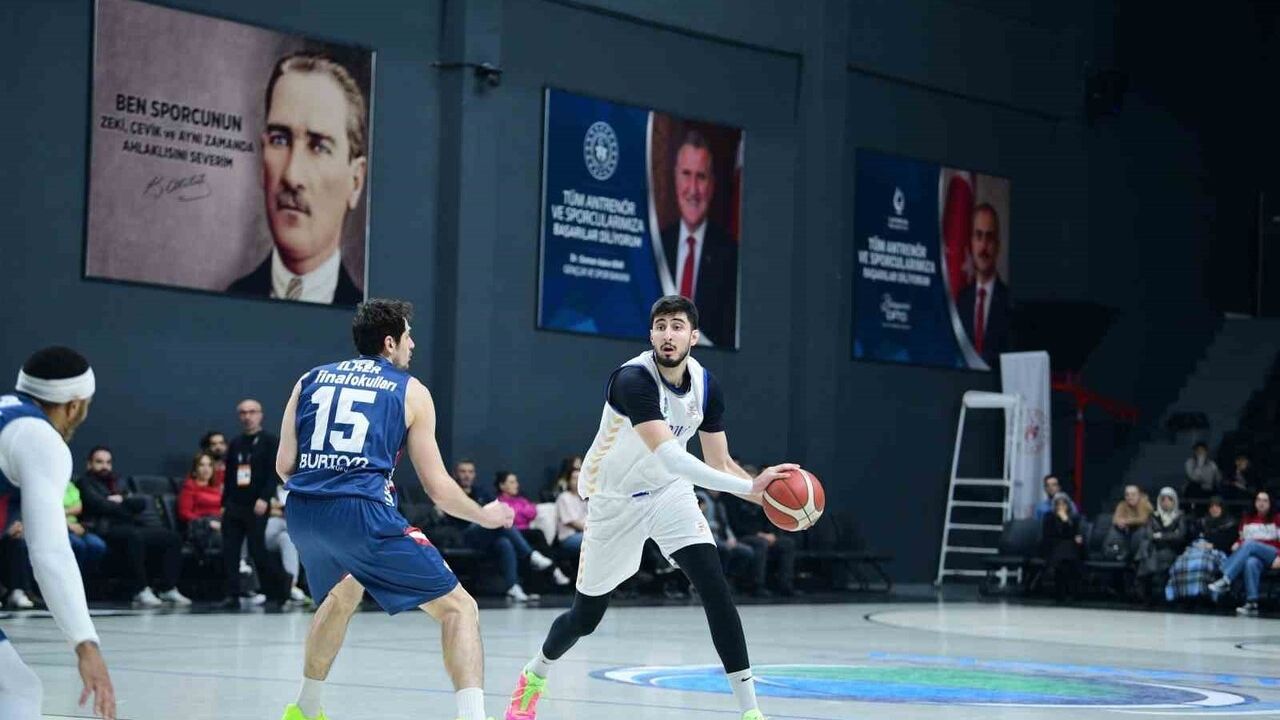 Çayırova Belediyesi, Finalspor'u 87-81 Yenerek 13. Galibiyetini Aldı