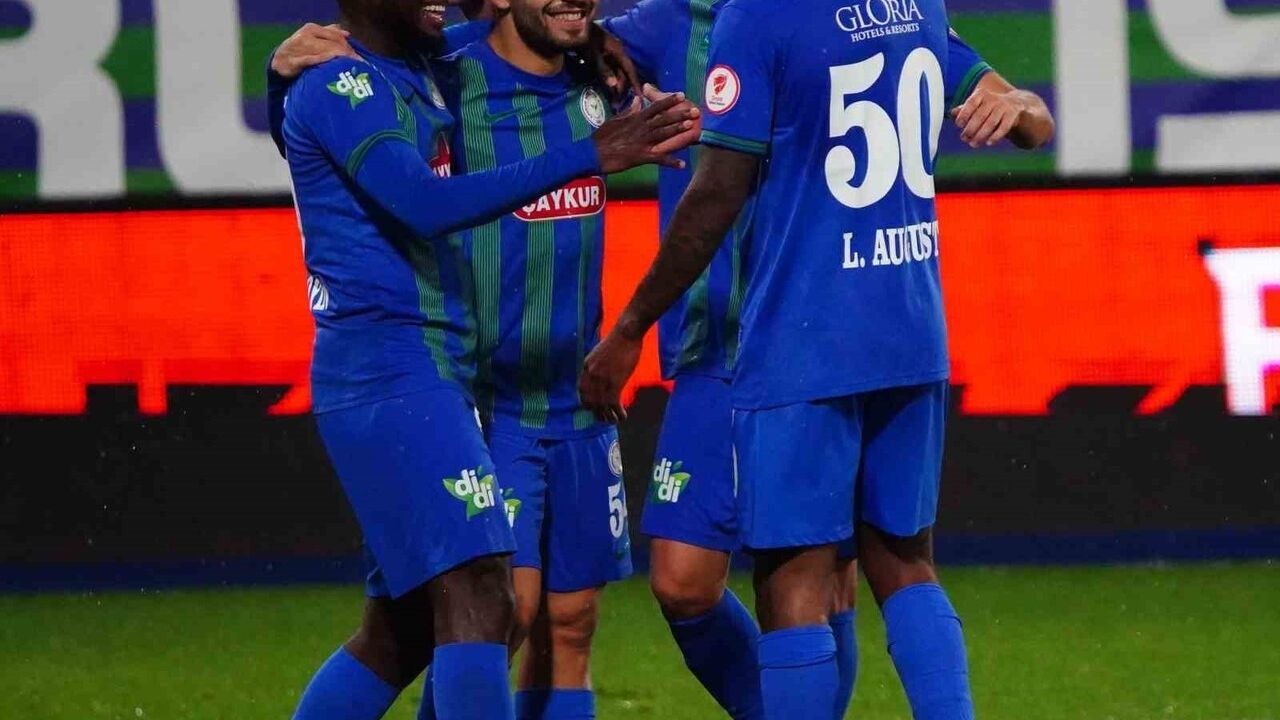 Çaykur Rizespor, Ziraat Türkiye Kupası'nda Pendikspor'u Farklı Yendi