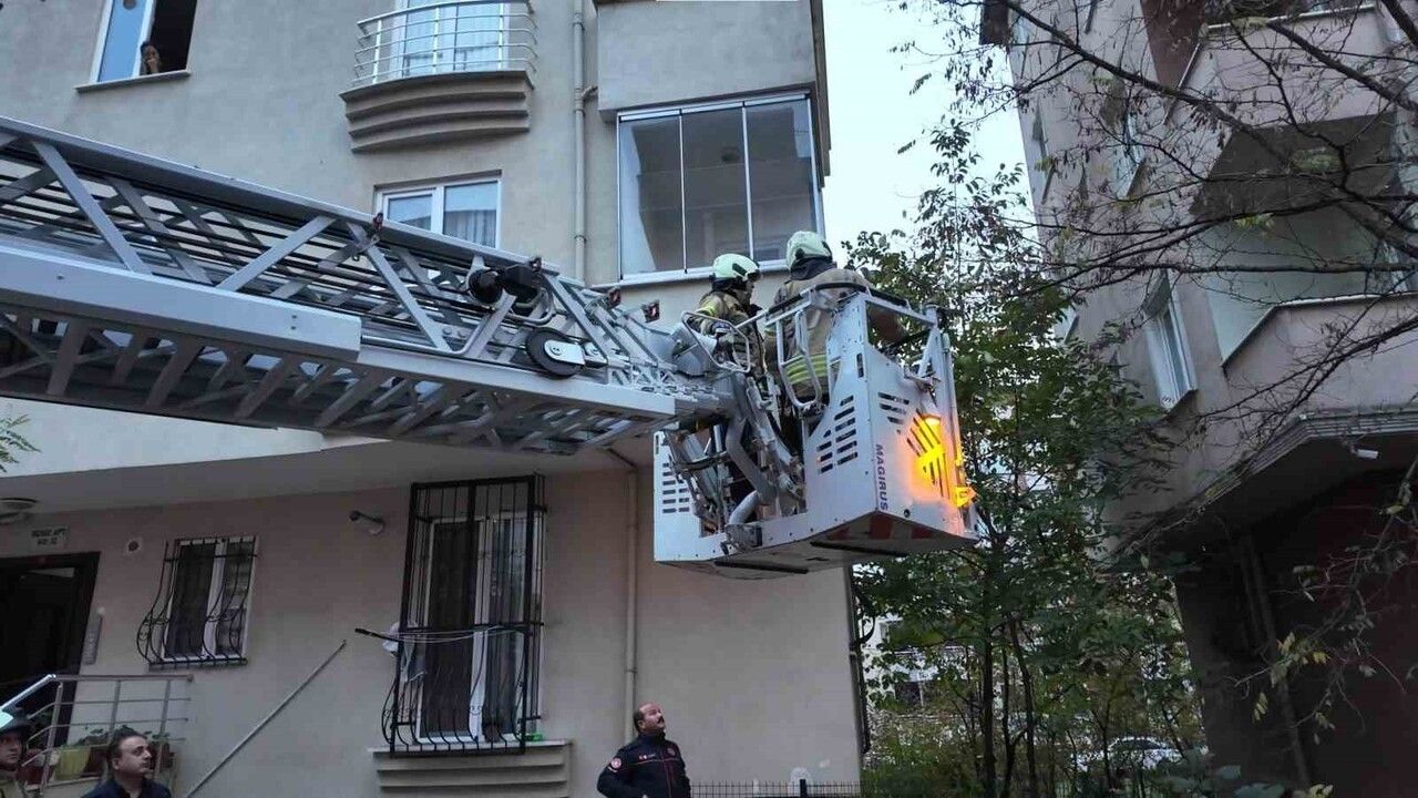 Çekmeköy'de Otomobilde Unutulan Bebek Kurtarıldı