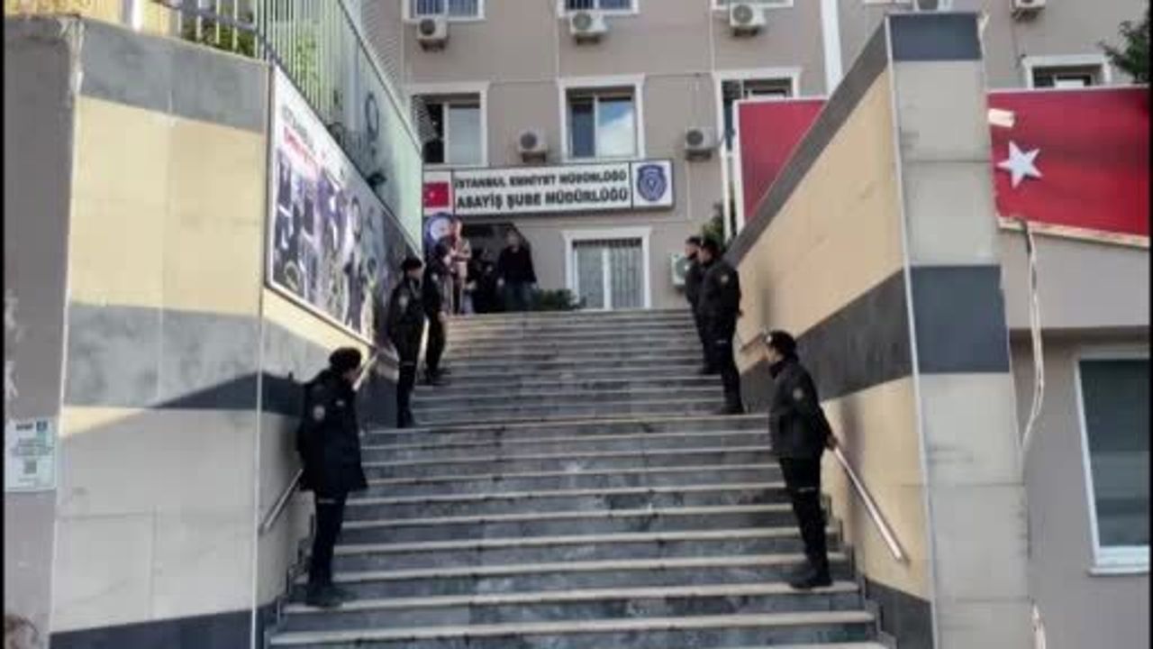 Çekmeköy'deki Polis Şehitliği Üzerine 5 Gözaltı Adliyeye Sevk Edildi
