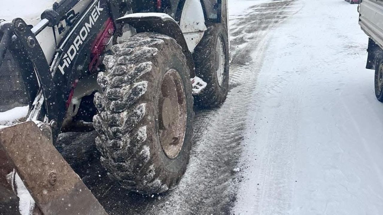 Çermik Belediyesi Karla Mücadelede Hızla İlerliyor