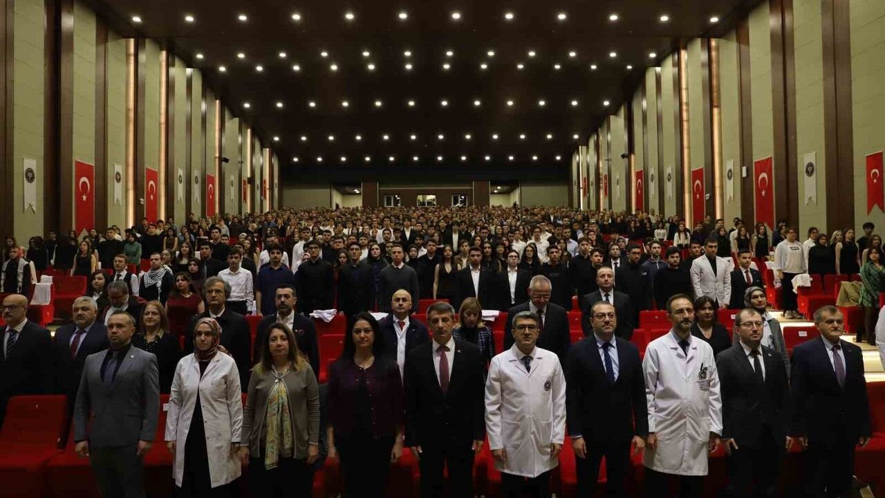 Cerrahpaşa Tıp Fakültesi Öğrencilerinin Beyaz Önlük Töreni