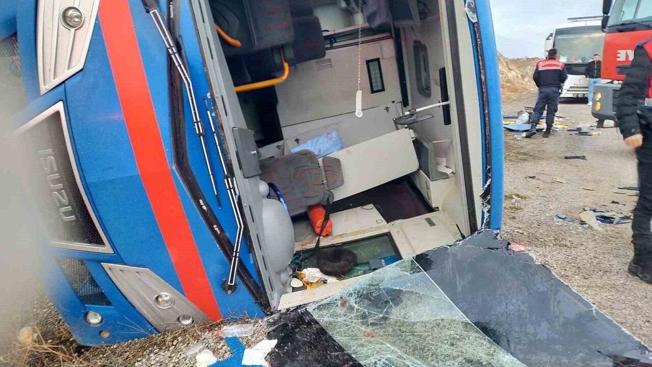 Cezaevi Nakil Aracı Devrildi: 5 Yaralı