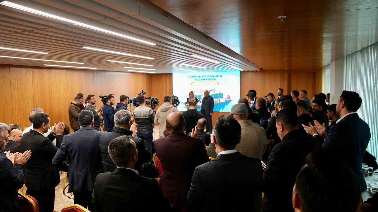 CHP Arnavutköy'de İstifa Depremi: 2 Meclis Üyesi ve 100 Partili İstifa Etti