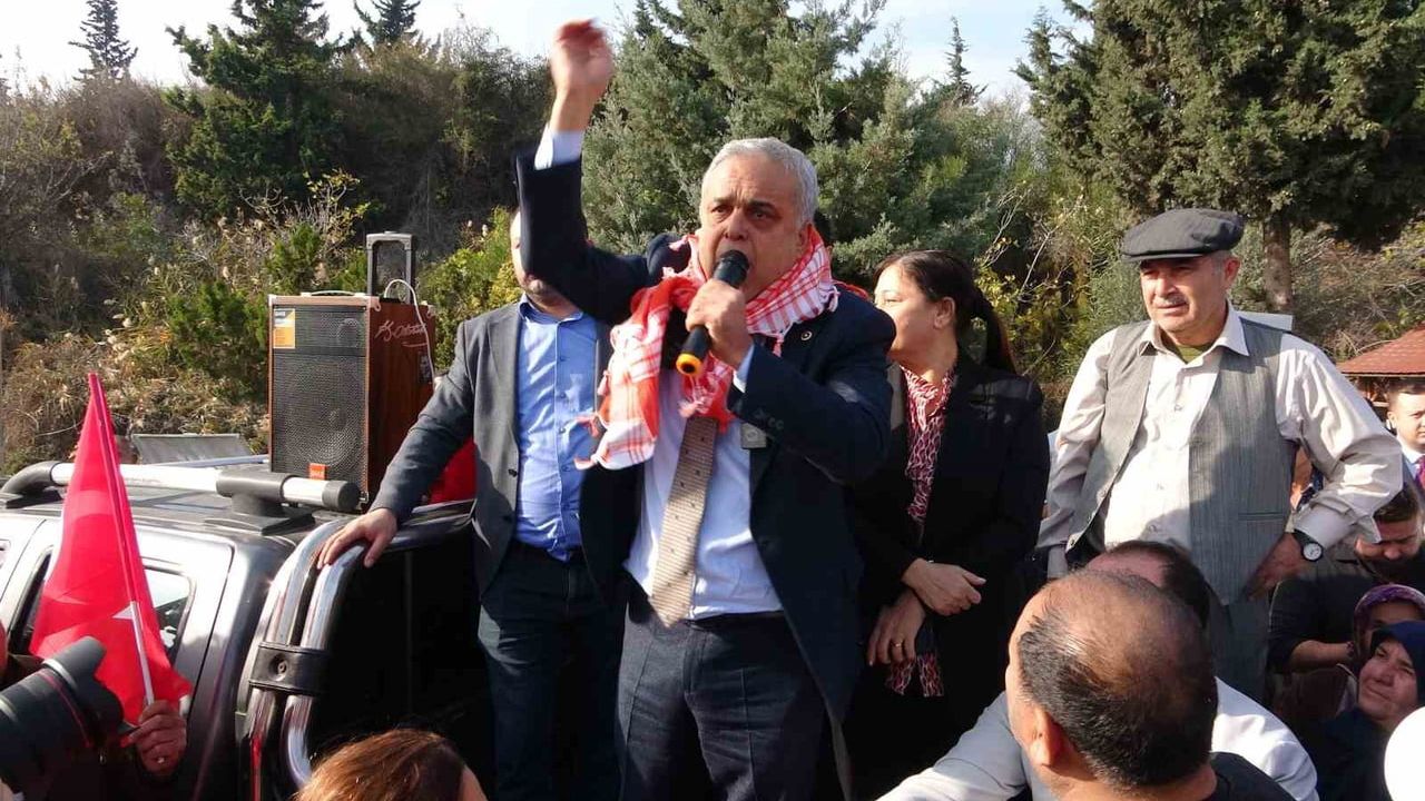 CHP'den İstifa Eden Hasan Ufuk Çakır, Mersin'de Coşku ile Karşılandı