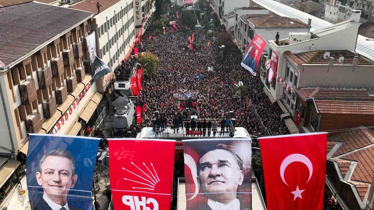 CHP Lideri Özgür Özel, Edirne'de Sert Açıklamalarda Bulundu