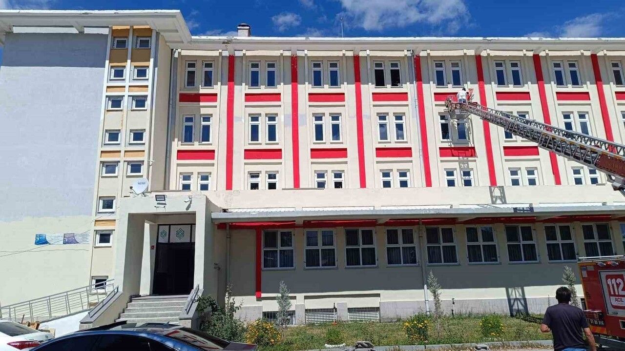 Çiftlik Anadolu İmam Hatip Lisesi'nde Takdir Toplayan Örnek Davranış