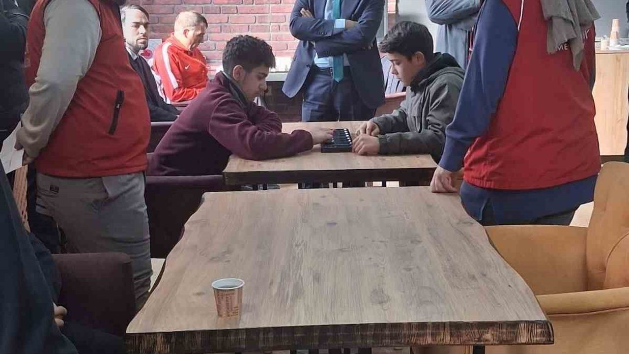 Çıldır'da Okullararası Mangala Turnuvası Düzenlendi