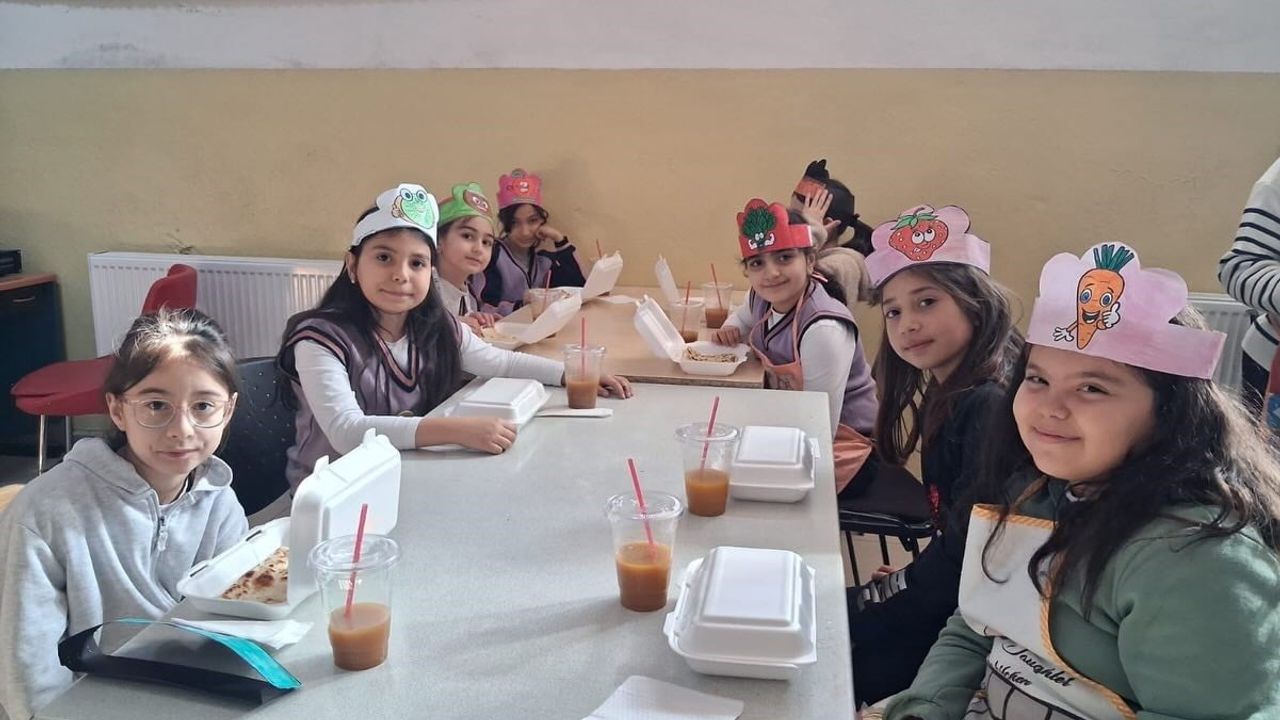 Çıldır İlkokulu'nda Yerli Malı ve Aile Haftası Coşkusu