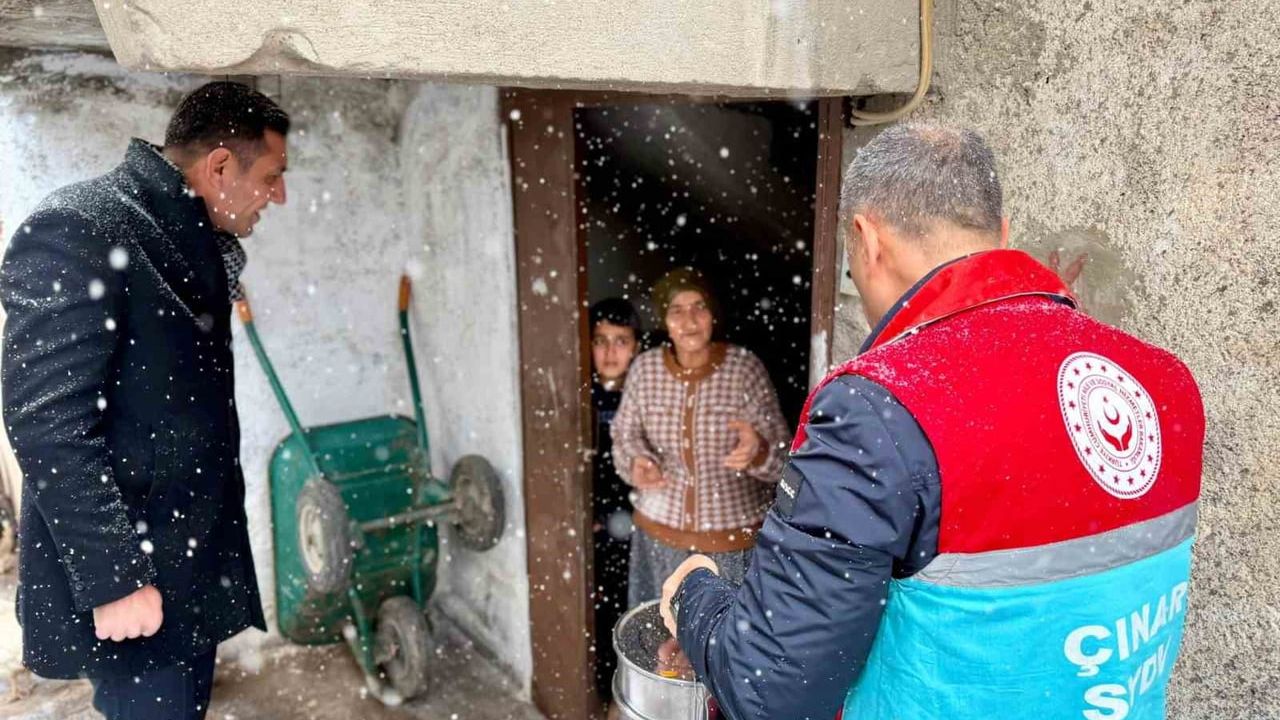Çınar Kaymakamlığı'ndan Kış Aylarında Örnek Yardım Faaliyeti