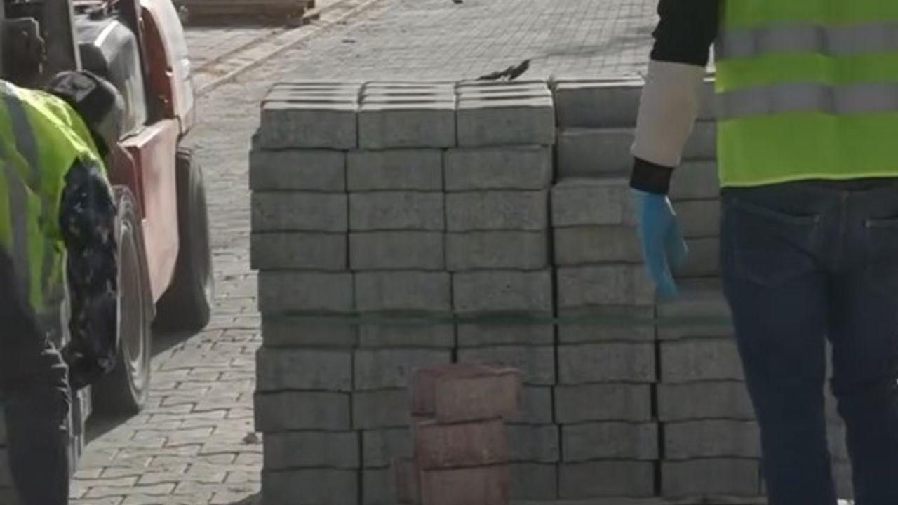 Çivril'de Kızılcasöğüt Mahallesi'nin Üst Yapı Çalışmaları Başladı