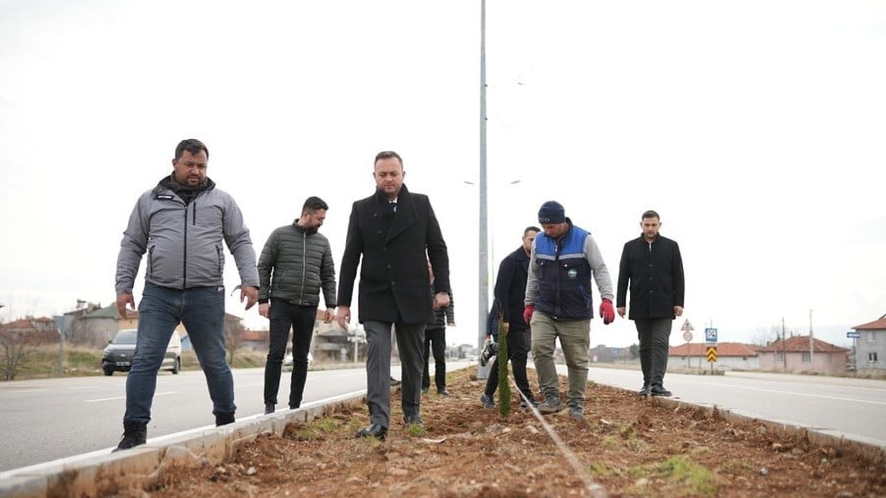 Çivril’de Peyzaj Çalışmaları Hızla Devam Ediyor