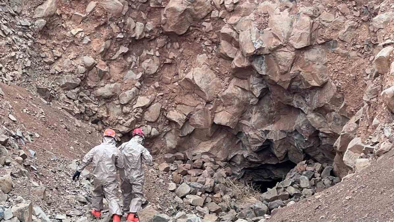 Cizre'de define arama operasyonu çökme riski nedeniyle durduruldu