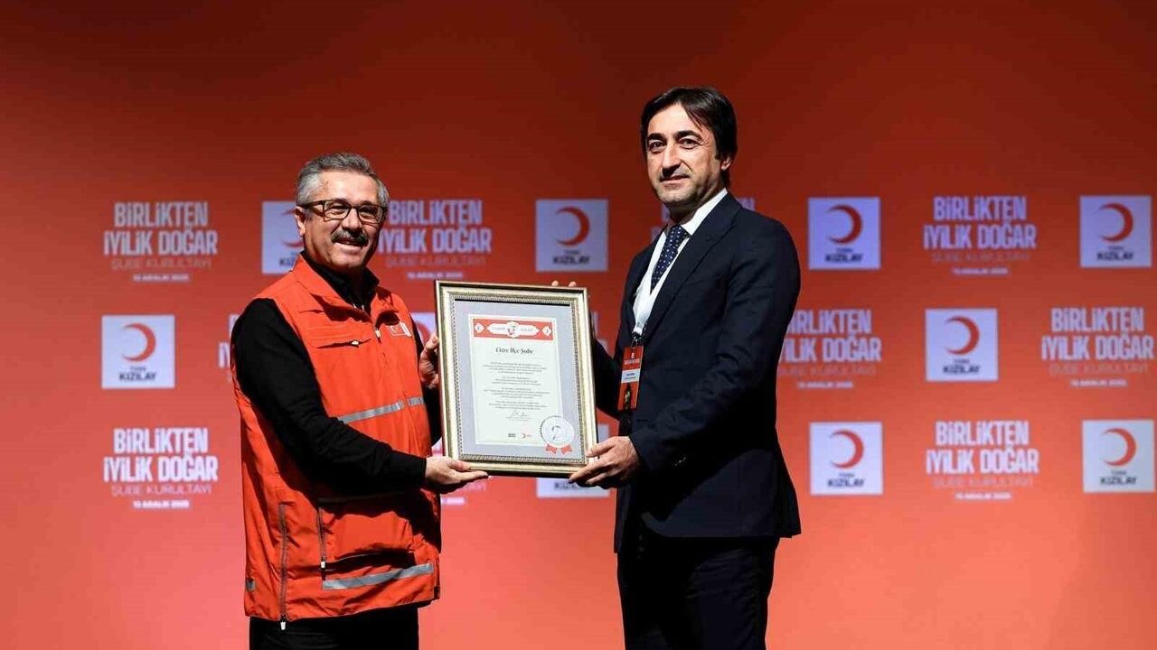 Cizre Kızılay Şubesi'nden Çifte Ödül