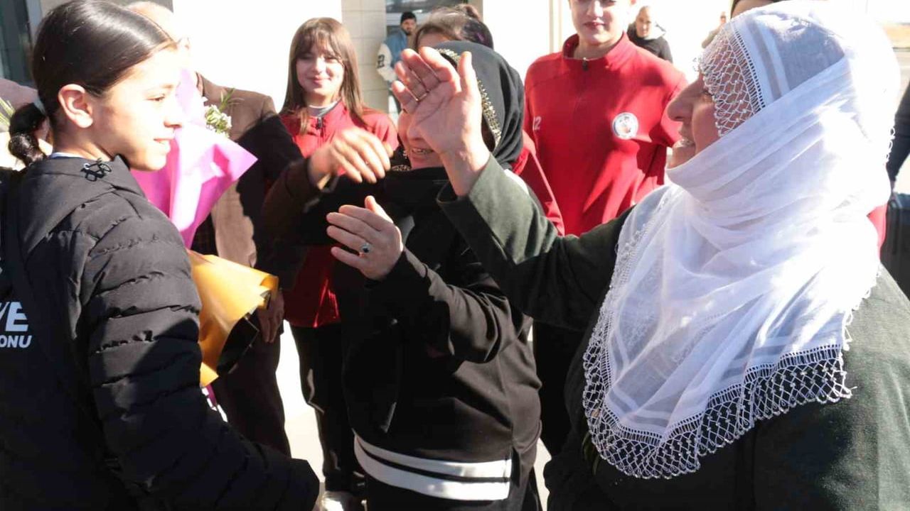 Cizreli Boksör Asmin Çabas Avrupa İkincisi Oldu