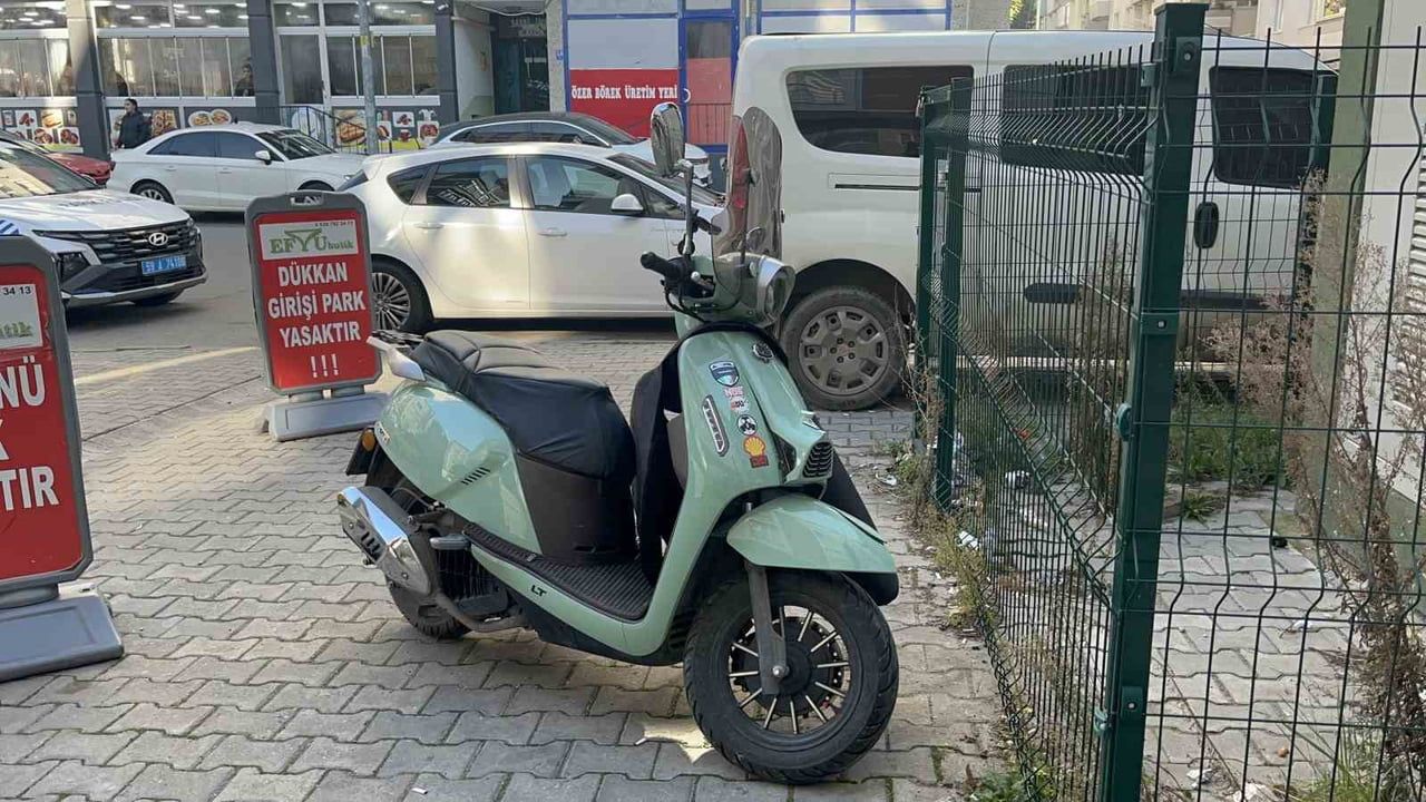 Çorlu’da Motosiklet ve Otomobil Kafa Kafaya Çarpıştı