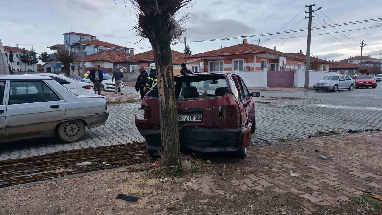 Çorum Alaca'da Otomobil Kazası: 1 Yaralı