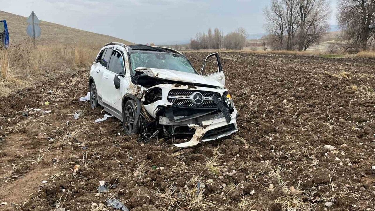 Çorum’da Cip Takla Attı: 2 Kişi Yaralandı