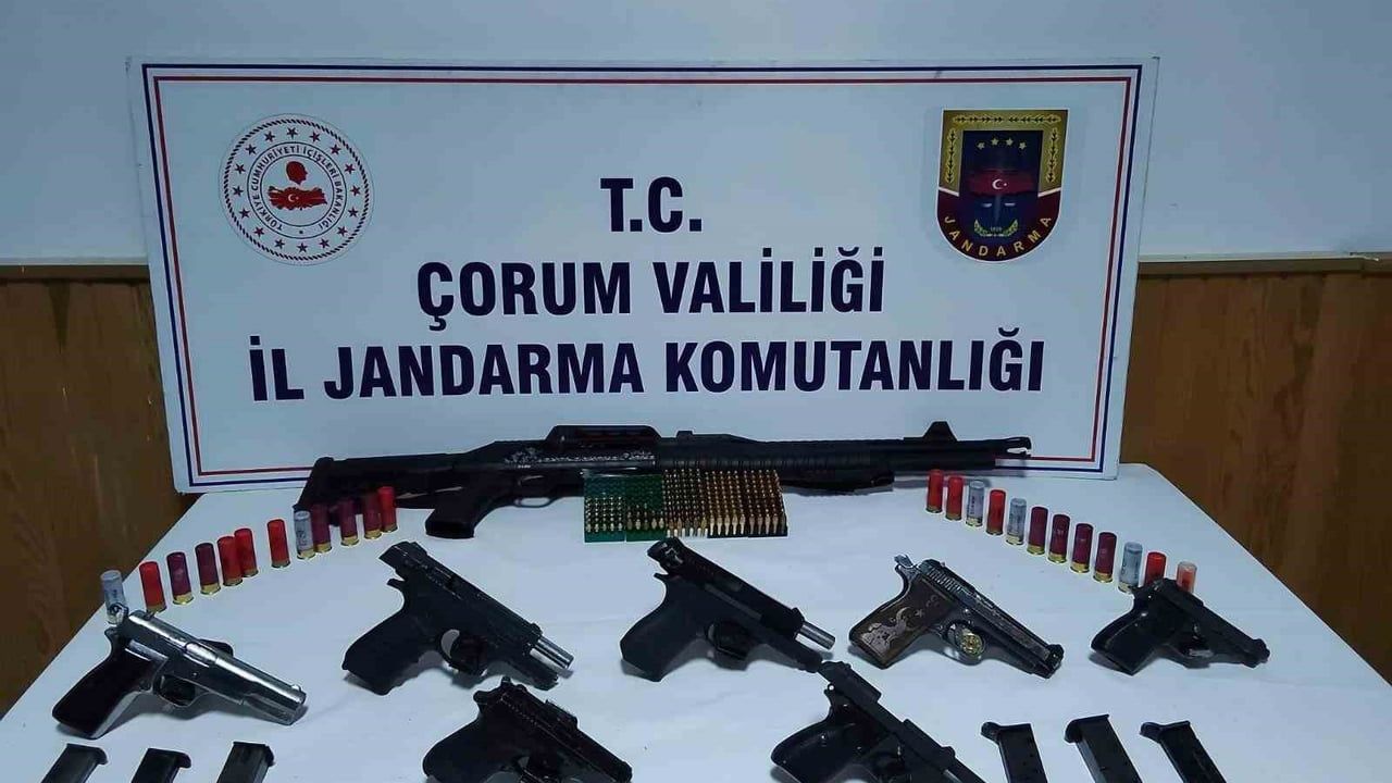 Çorum'da Kaçak Silah Operasyonu: Çok Sayıda Silah Ele Geçirildi