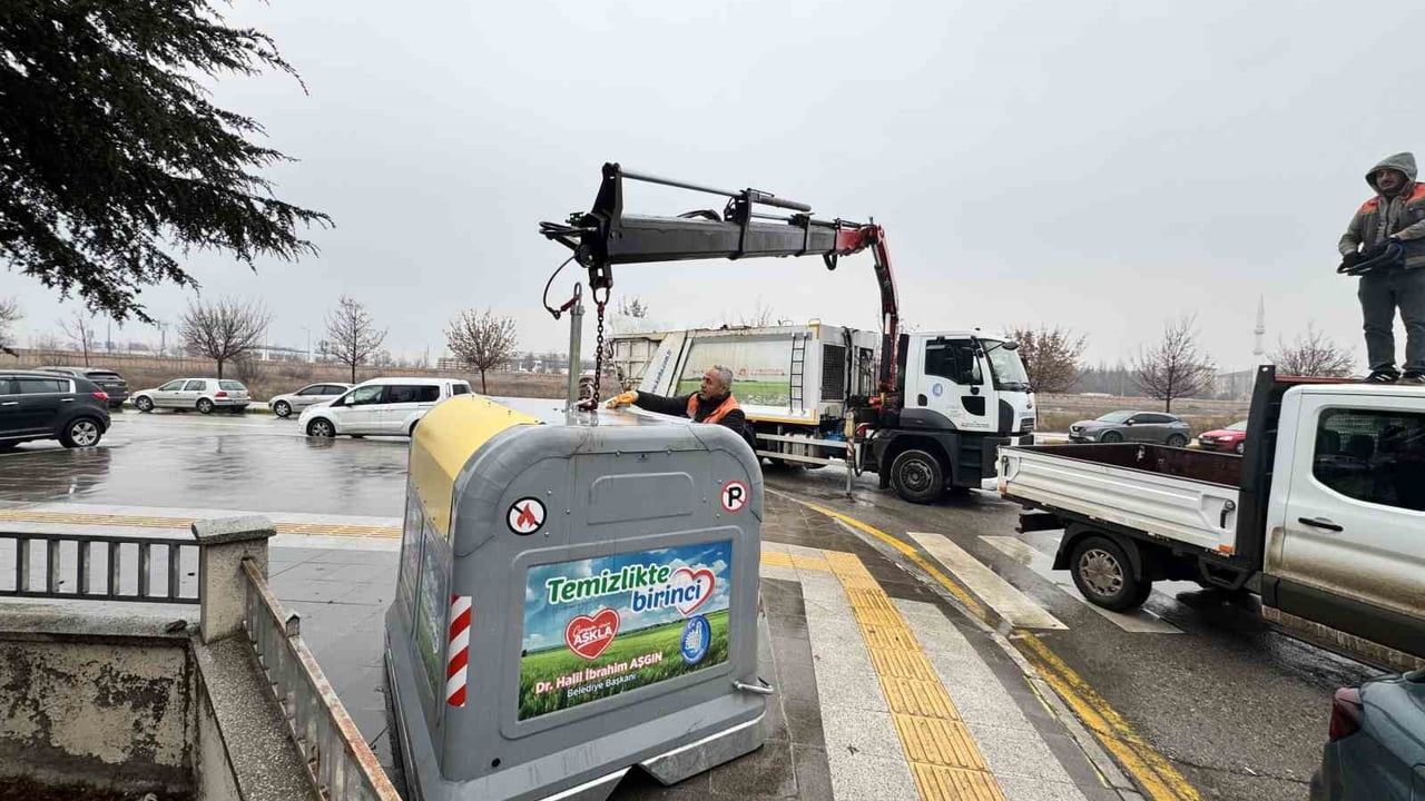 Çorum'da Modern Çöp Konteynerleri Dönemi Başladı