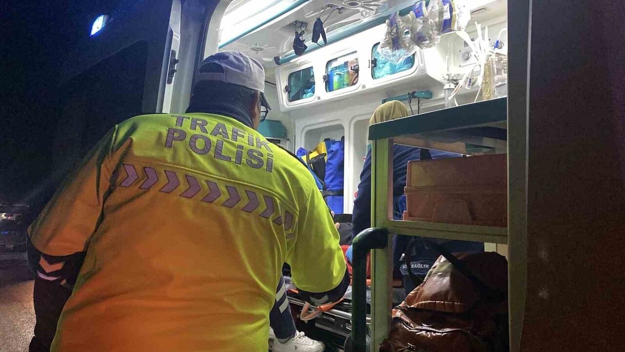 Çorum'da Takla Atan Otomobilde Bebek de Dahil 3 Yaralı