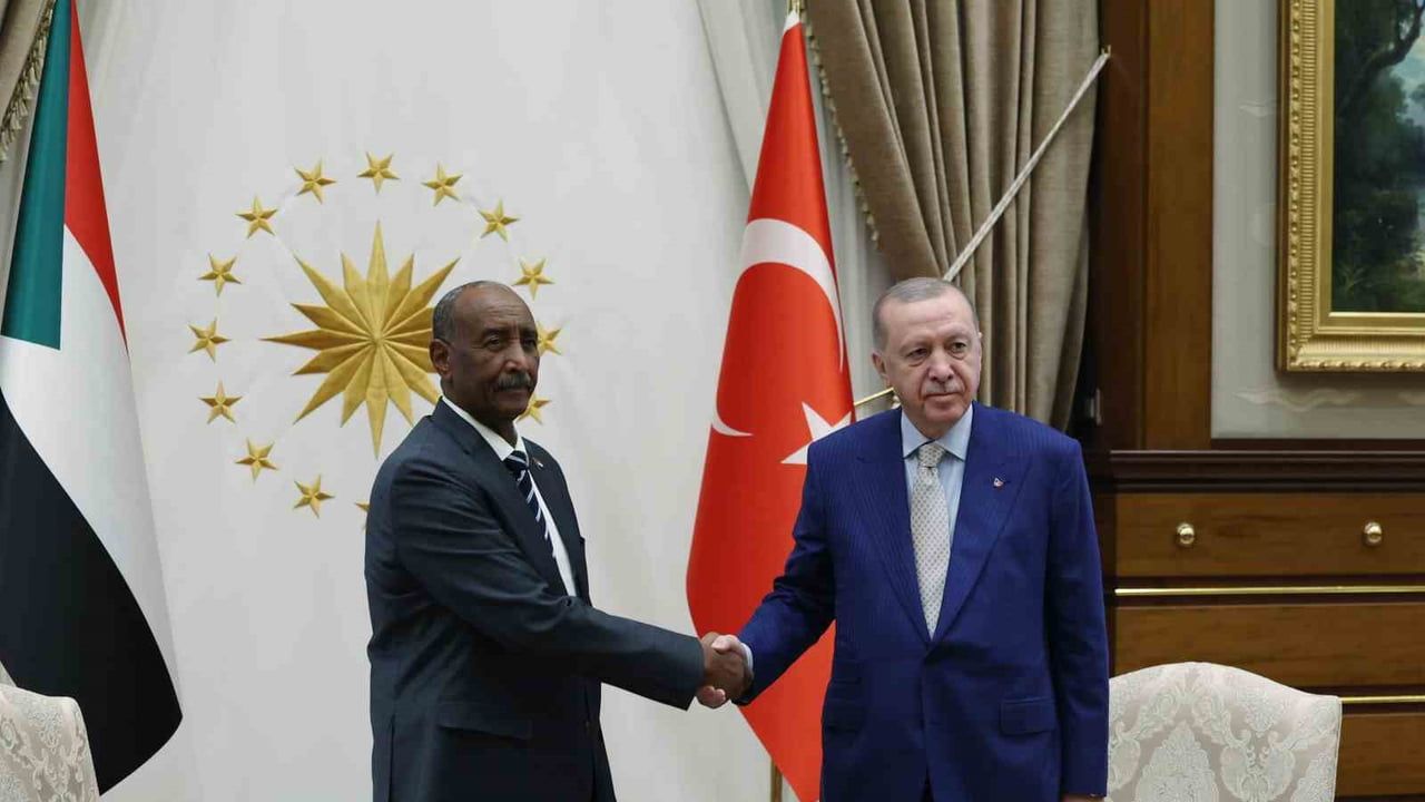 Cumhurbaşkanı Erdoğan ile Sudan Başbakanı el Burhan Arasında Önemli Görüşme
