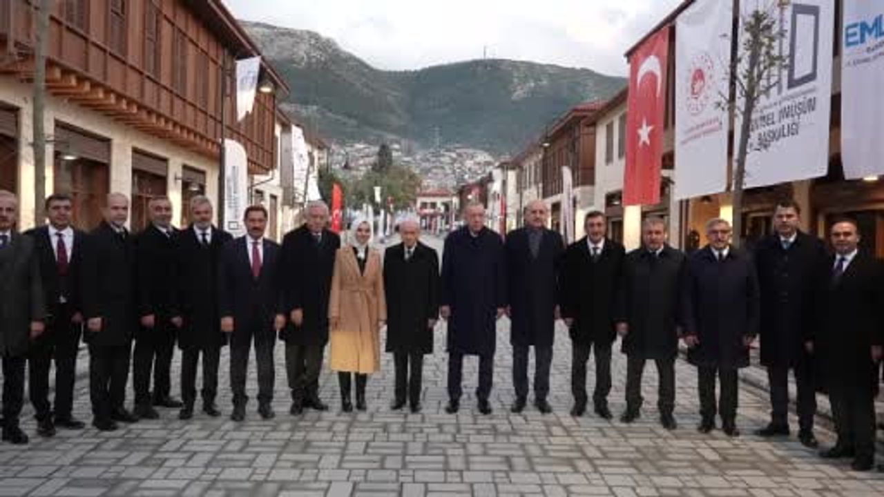 Cumhurbaşkanı Erdoğan Tarihi Caddenin Aydınlatma Törenine Katıldı