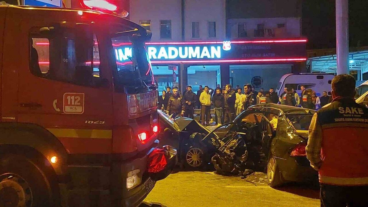 D-100'de Trafik Kazası: 1 Ölü, 3 Yaralı