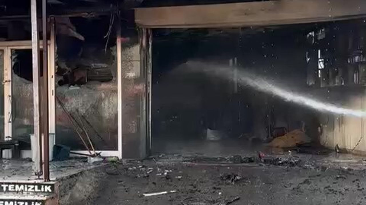 Darıca'da Oto Tamirhanesi Yangını