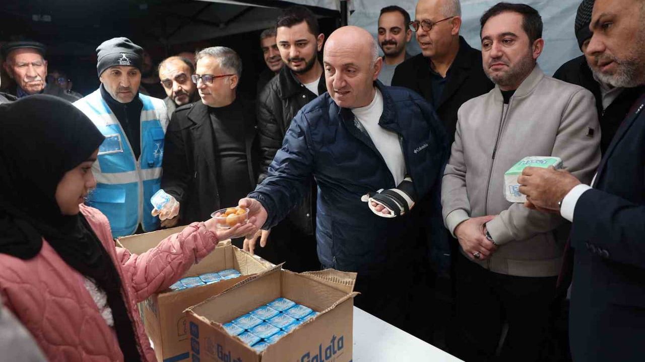 Darıca'da Regaip Kandili Lokma İkramı