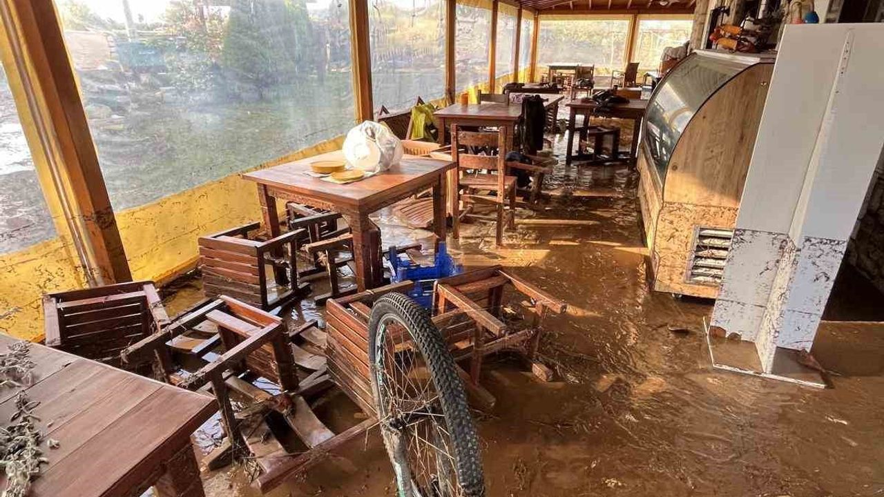 Datça'da Sağanak Yağışlar Hayatı Olumsuz Etkiledi