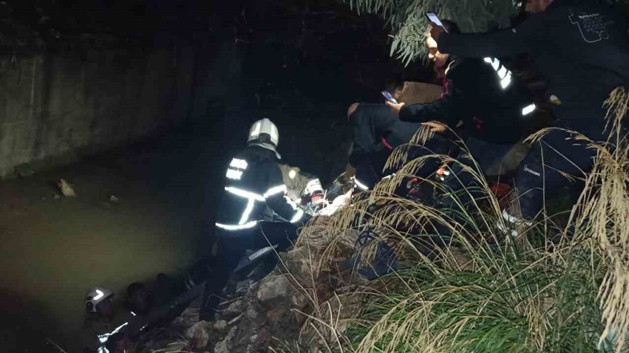Defne'de Su Kanalına Düşen Birey Kurtarıldı