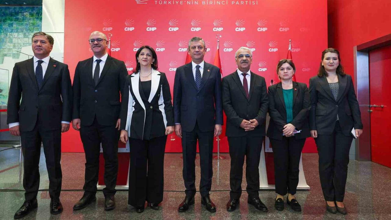 DEM Parti İzleme Heyeti, CHP'ye Çalışmalarını Anlattı