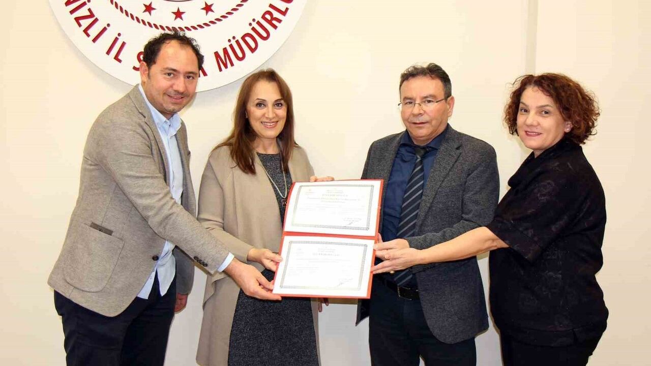 Denizli'de Bebek Dostu Hastanelere Teşekkür Belgeleri Verildi