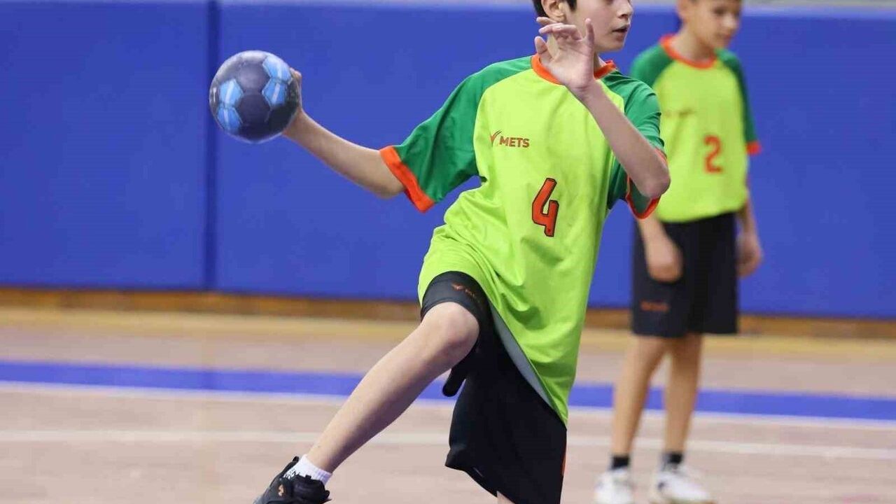 Denizli'de Hentbol Gençler Grup Şampiyonası Başlıyor