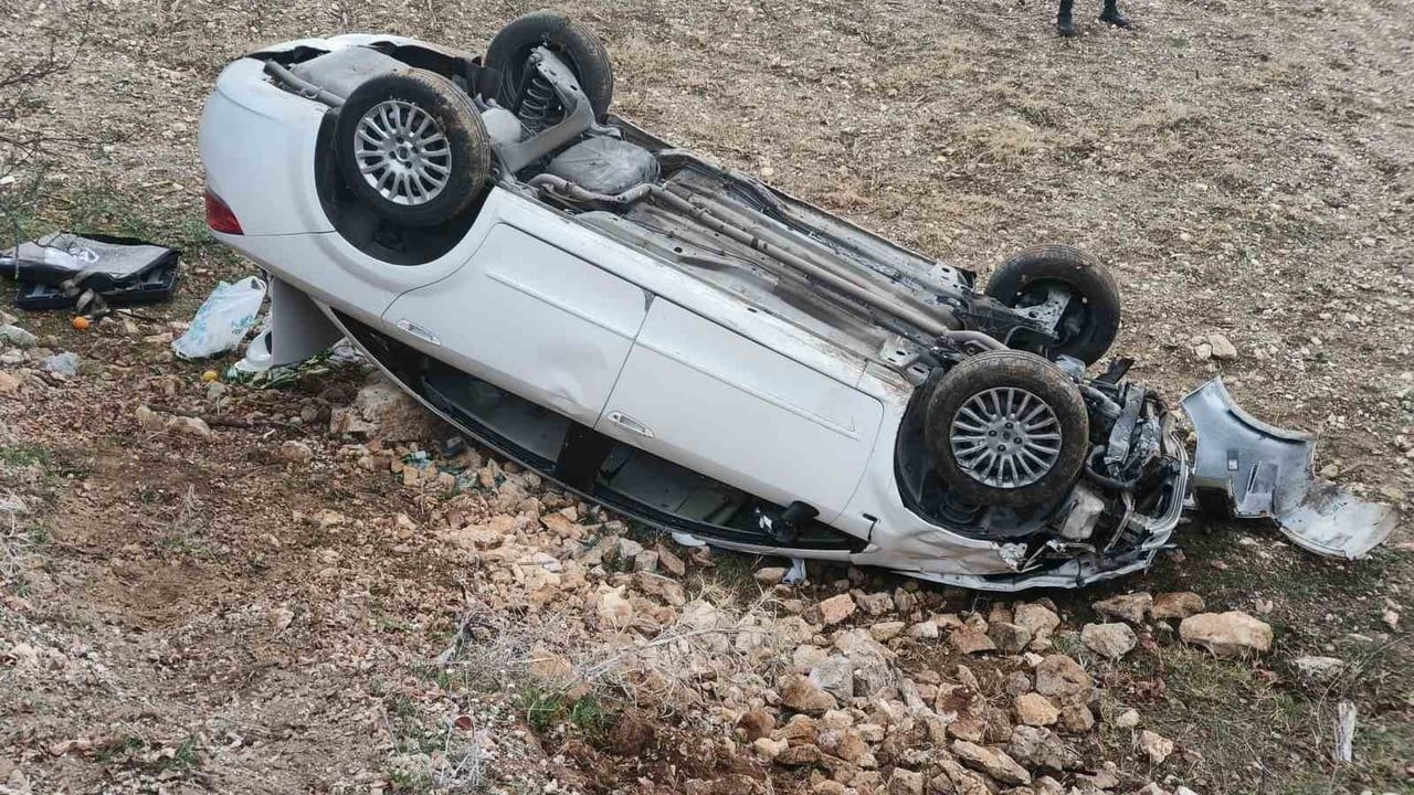 Denizli'de Kontrolden Çıkan Araç Tarlaya Uçtu