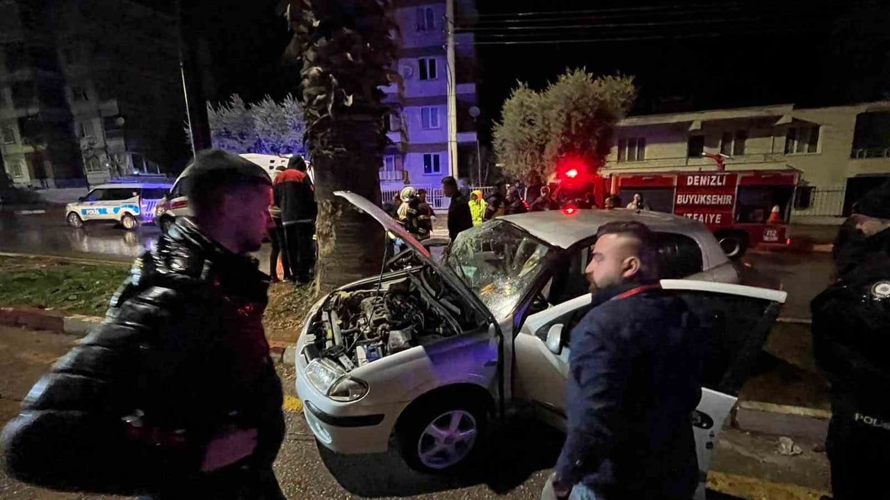 Denizli'de Yağış Sonrası Kazayı Kolay Atlattılar