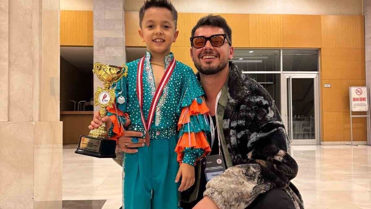 Denizli'nin Minik Dans Yeteneği Toprak Dünya Üçüncüsü Oldu