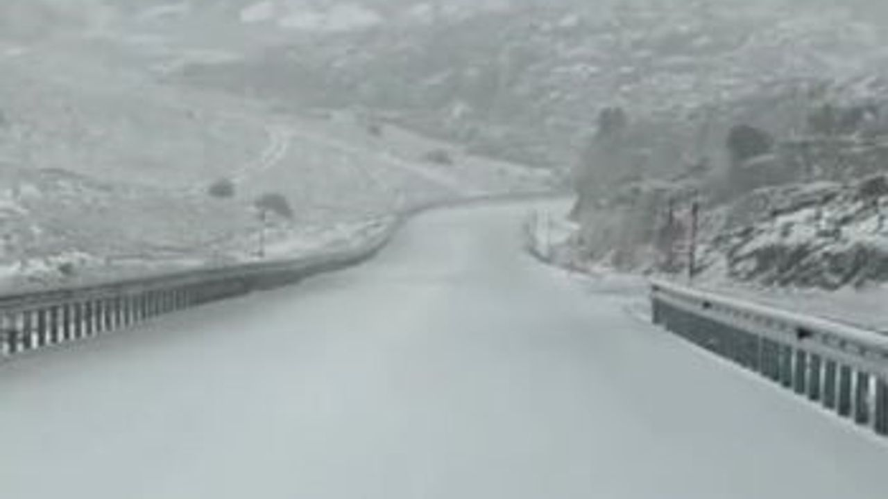 Denizli'nin Yüksek Kesimlerinde Kar Yağışı Etkili Oluyor