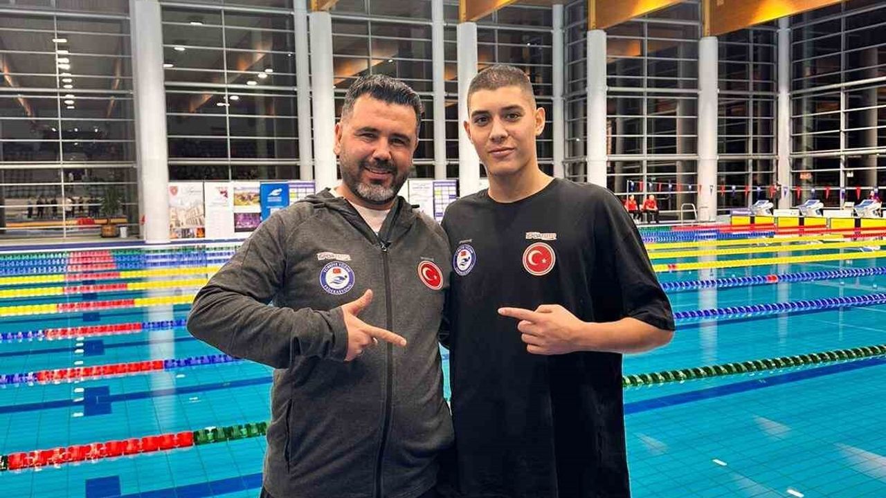Denizli'nin Yüzücüsü İbrahim Burhan Milli Takıma Büyük Katkı Sağladı