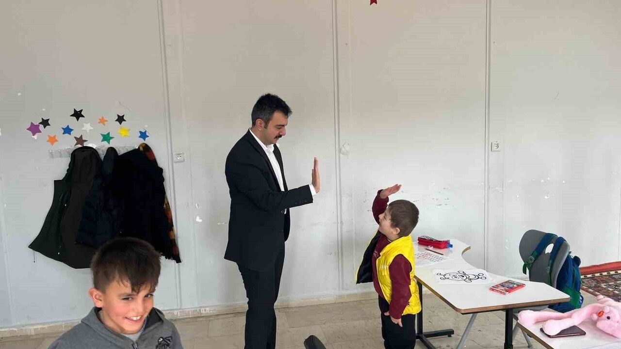 Dicle Kaymakamı Özel Gereksinimli Öğrencilerle Buluştu