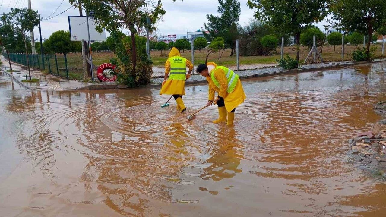 Didim Belediyesi Yoğun Yağışlara Karşı Anında Müdahale Gerçekleştirdi
